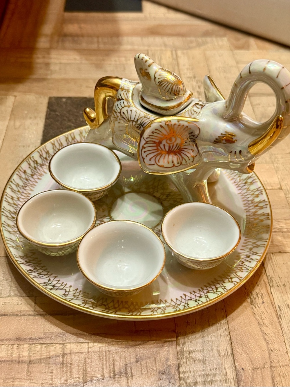 Vtg Thai Benjarong Porcelain Elephant Tea Set - Hand-Painted Gold & Pearl Glaze - Picture 11 of 11